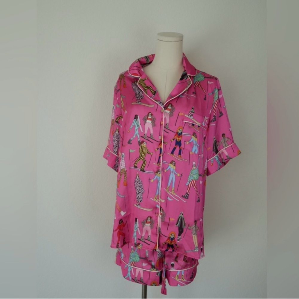 KAREN MABON
Women's Aprés Ski Pajama Set